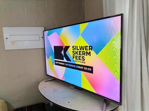 55inc HISENSE SMART TV FOR SALE