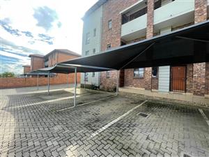 Apartment For Sale in Rooihuiskraal
