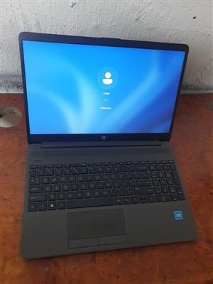 Hp 12th generation 8gb ram 256gb ssd