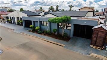 5 Bedroom house for sale in Lenasia Ext 5