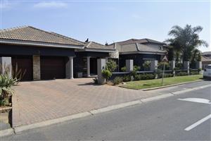 Modern family home for sale in Helderwyk