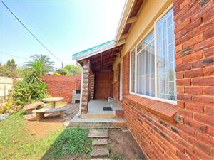 Cosy Safe 2 Bedroom Townhouse