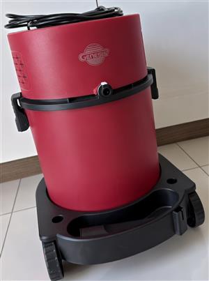 Genesis Cleanmaster 1200W Wet & Dry Vacuum Cleaner. Excellent Condition