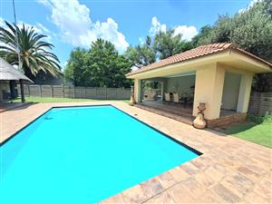 DO YOU WANT TO BE KING AND QUEEN OF YOUR OWN CASTLE???