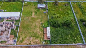 Fully fenced small holding : URGENT SALE