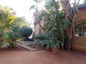 Lavish family living 5-bedroom Home