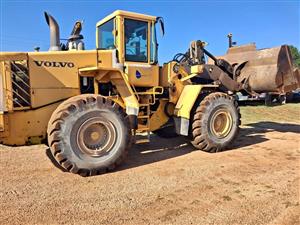 2007 Volvo L150E Front end loader for sale, Working condition. Has weigh sink on bucket. (+Vat)