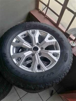 Isuzu 18inch Next-Gen Mag Rims (WITH USED TYRES)