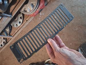 Datsun, bonnet vent