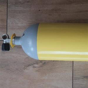 scuba diving cylinder 