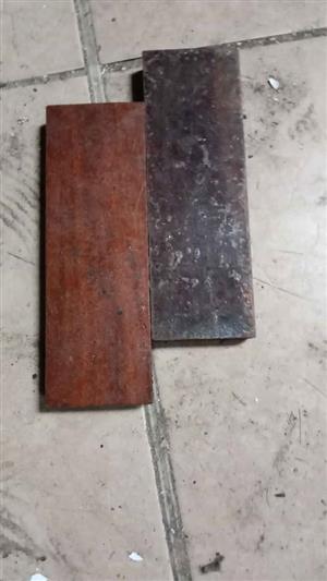 About 8000 Parquet flooring