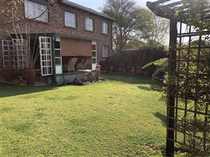 Lovely 3 bedroom townhouse in secure complex - Florauna