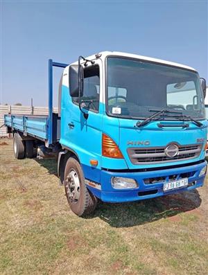 HiNO 500 1626 8ton Dropside Truck 