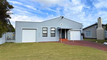 House For Sale in De Kelders