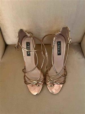 Ladies shoes, Rose gold