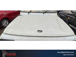 2007 Mahindra Bolero Bonnet