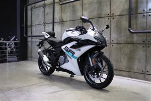 NEW CFMOTO 300SR