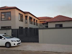 Bachelor apartment accommodation in KAGISO
