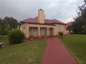 Elegant Corner-Stand with Flatlet – Space, Style & Income Potential for sale