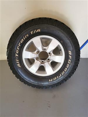 Hilux Vigo Wheel & Tyre