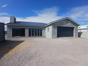 Lovely 4-Bedroom Home in the Beautiful Agulhas Area