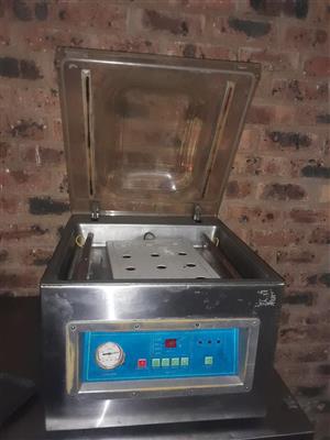 Vacuum machine