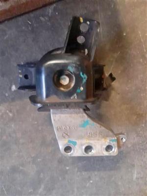 SUZUKI ETIGA ENGINE MOUNTAIN AVAILABLE