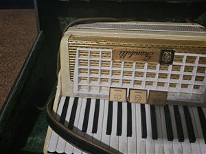 Scandalli 48 bass