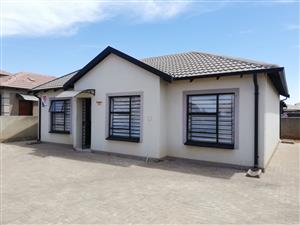 3 Bedroom Family home!!