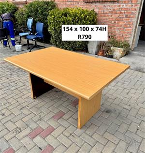 OFFICE MEETING TABLE