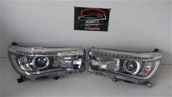 Toyota Hil;ux GD6 LED headlight set