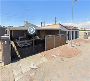 House For Sale in Summer Greens