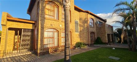 5 Bedroom Double Story Face brick home