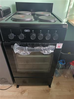 Defy 4 plate stove. Brand new