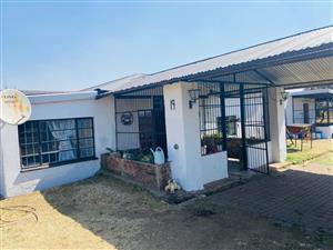 Spacious fixer up for sale in Eendracht