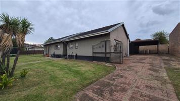 House For Sale in Birchleigh