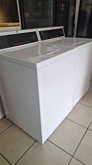 Speed Queen commercial washing machine. Model: swnmn2sp303sw01
