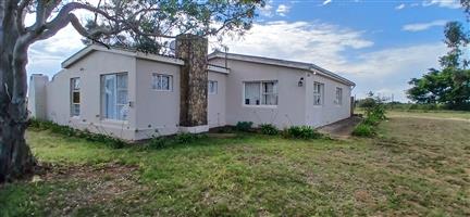 Smallholding close to Uitenhage and easy access to main road
