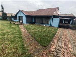 3 Bed 2 bath with Lapa and Wendy house Ext 2 Nigel