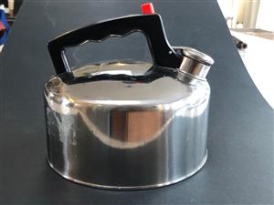 Retro Stainless Steel Whistling kettle A classic design