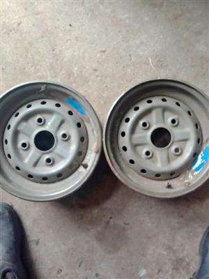 Suzuki Ozark rims. Meyerton bike scrapyard new and secondhand spares.