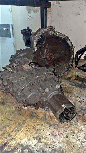 HONDA CR-V. 4X4 5 SPEED GEARBOX WITH TRANSFER CASE AVAILABLE