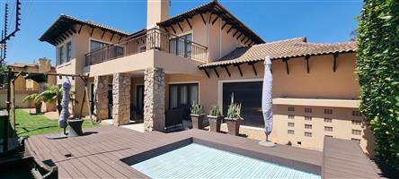Elegant Family Home in Prestigious Sunward Park Estate