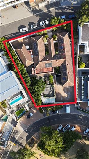 House For Sale in Camps Bay