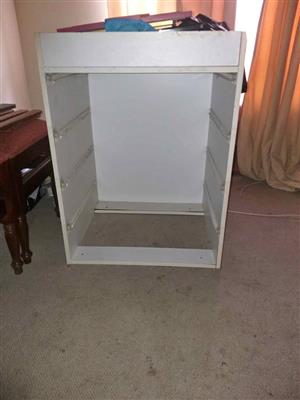 4 drawer chest of drawers