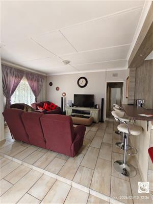 Bargain Modern Property – Walking Distance to Flavius Mareka College, Sasolburg