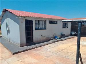 BLOCK L SOSHANGUVE 4ROOM FOR SALE OPPOSITE TUT
