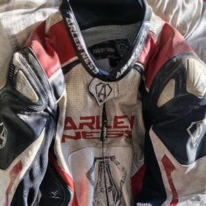 Arleness Ness bike suit