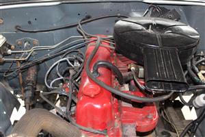 Jeep ( AMC Rambler ) 3.8l i6 cylinder engine with T18 4 speed gearbox and NP 249 TC.