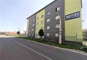2 bedrooms apartment for SALE in Fleurhof ext 25 Watersedge Complex